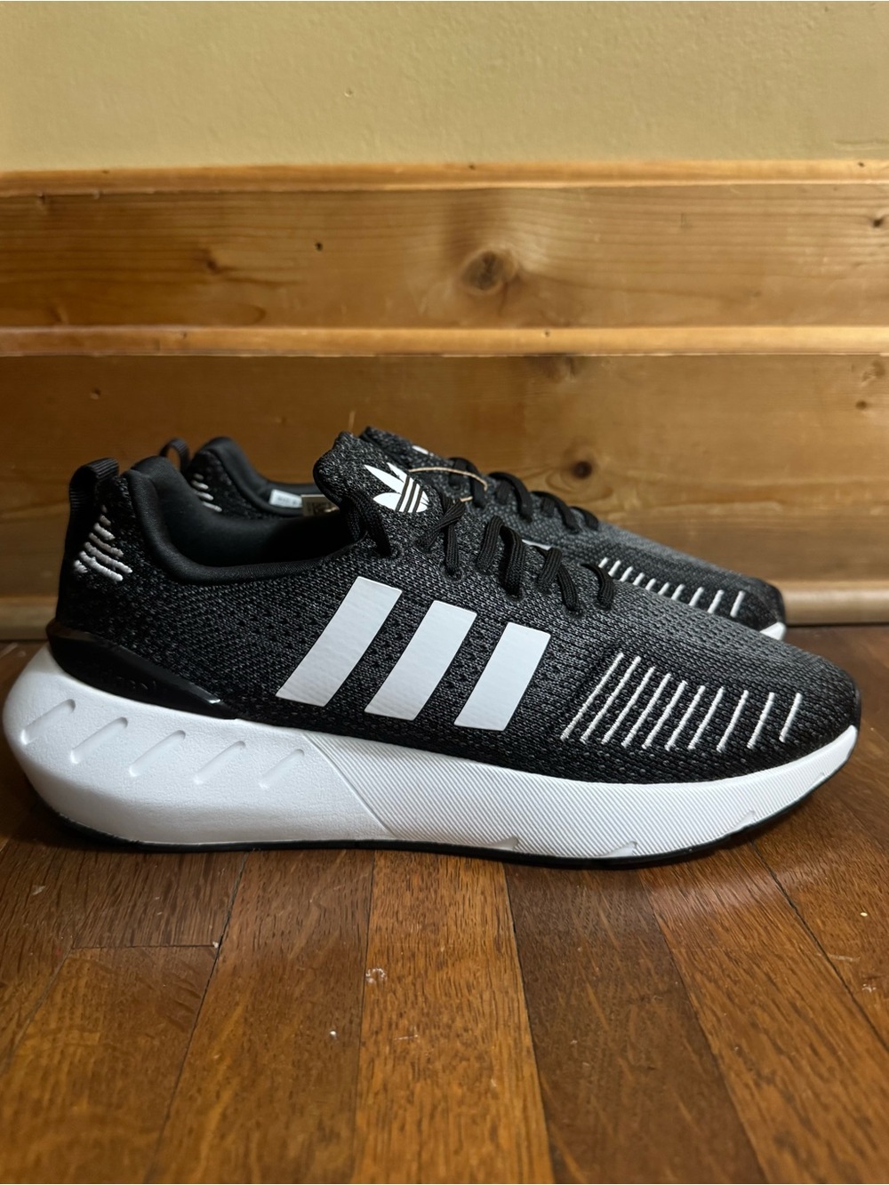 Women Adidas size 8.5 brand new